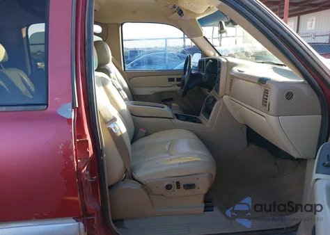 2003 Chevrolet Suburban 1500 Lt z USA, uszkodzony, nr VIN 1GNEC16Z23J225910